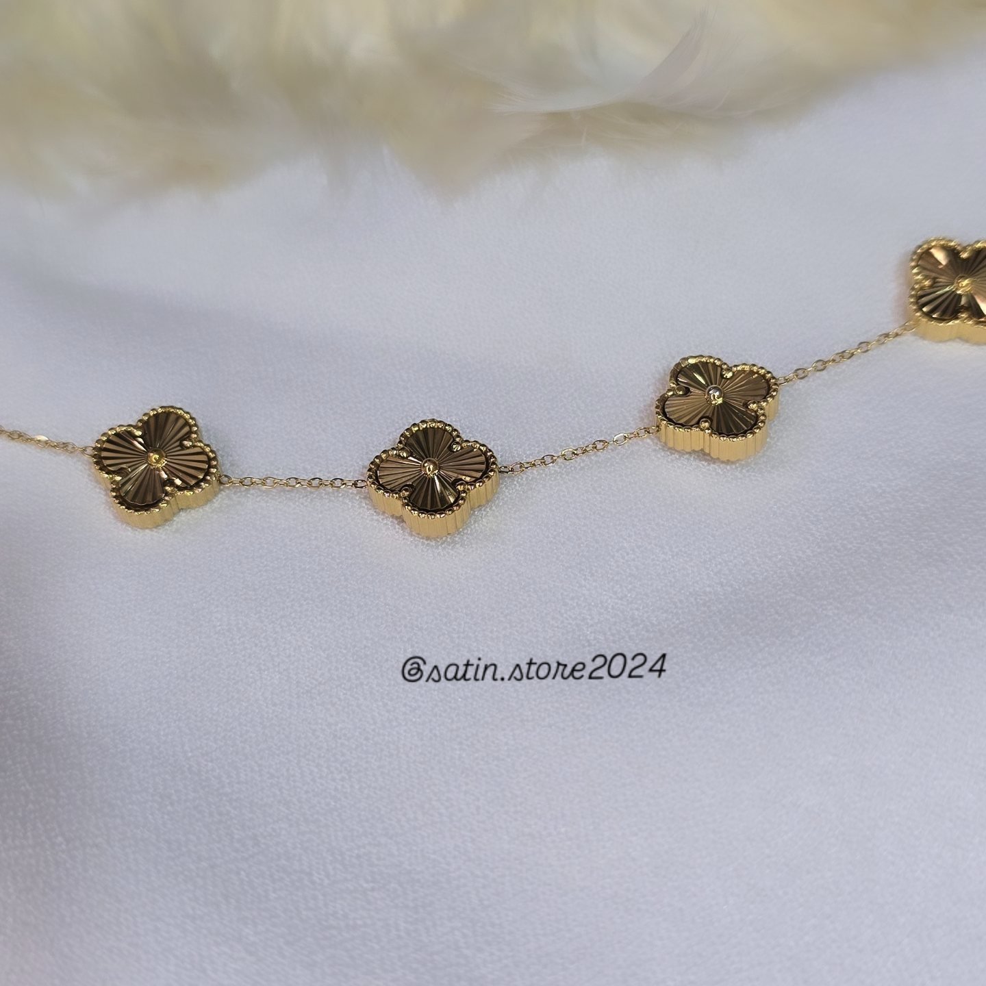 دستبند طلایی ونکلیف استیل رنگ ثابت کد 3020