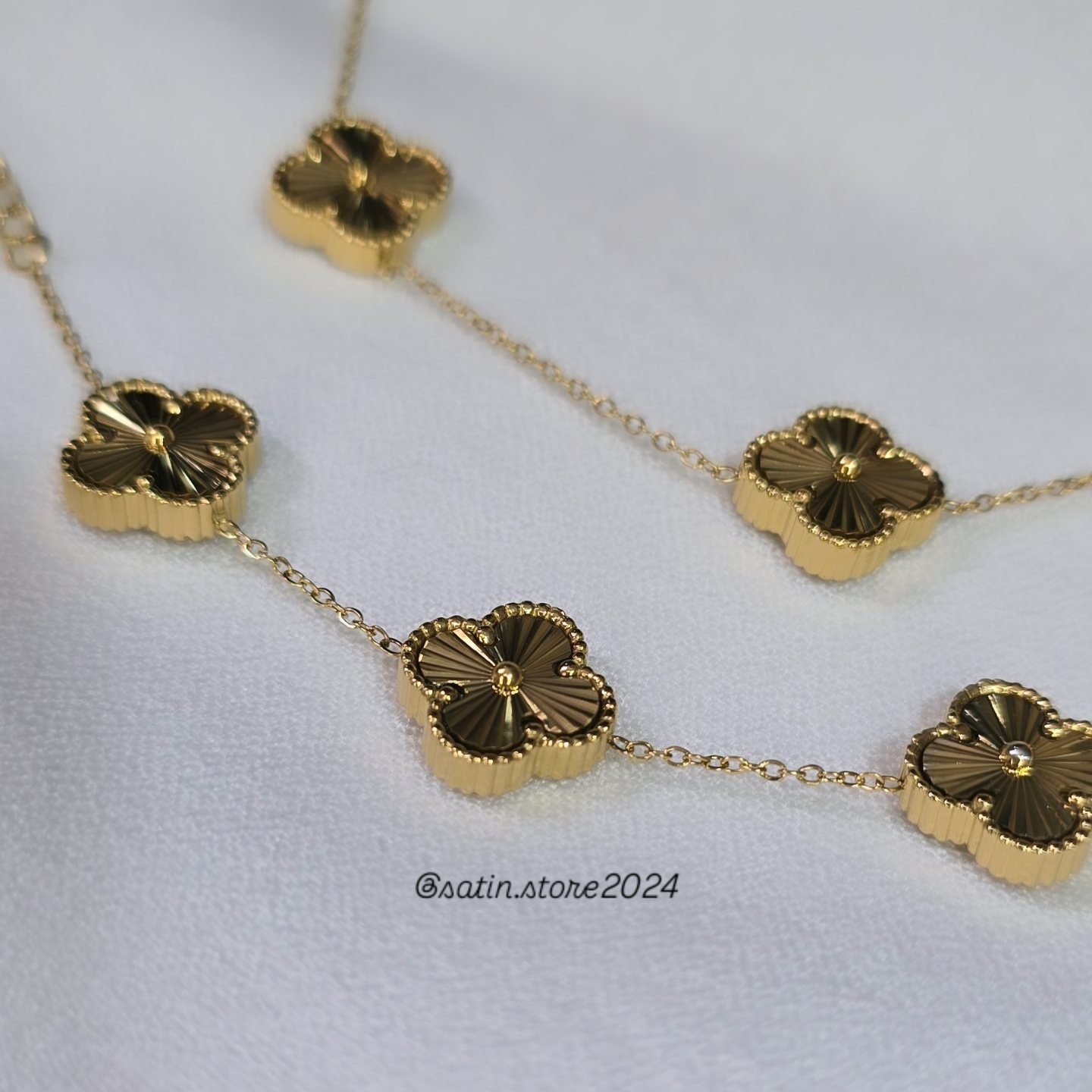 دستبند طلایی ونکلیف استیل رنگ ثابت کد 3020