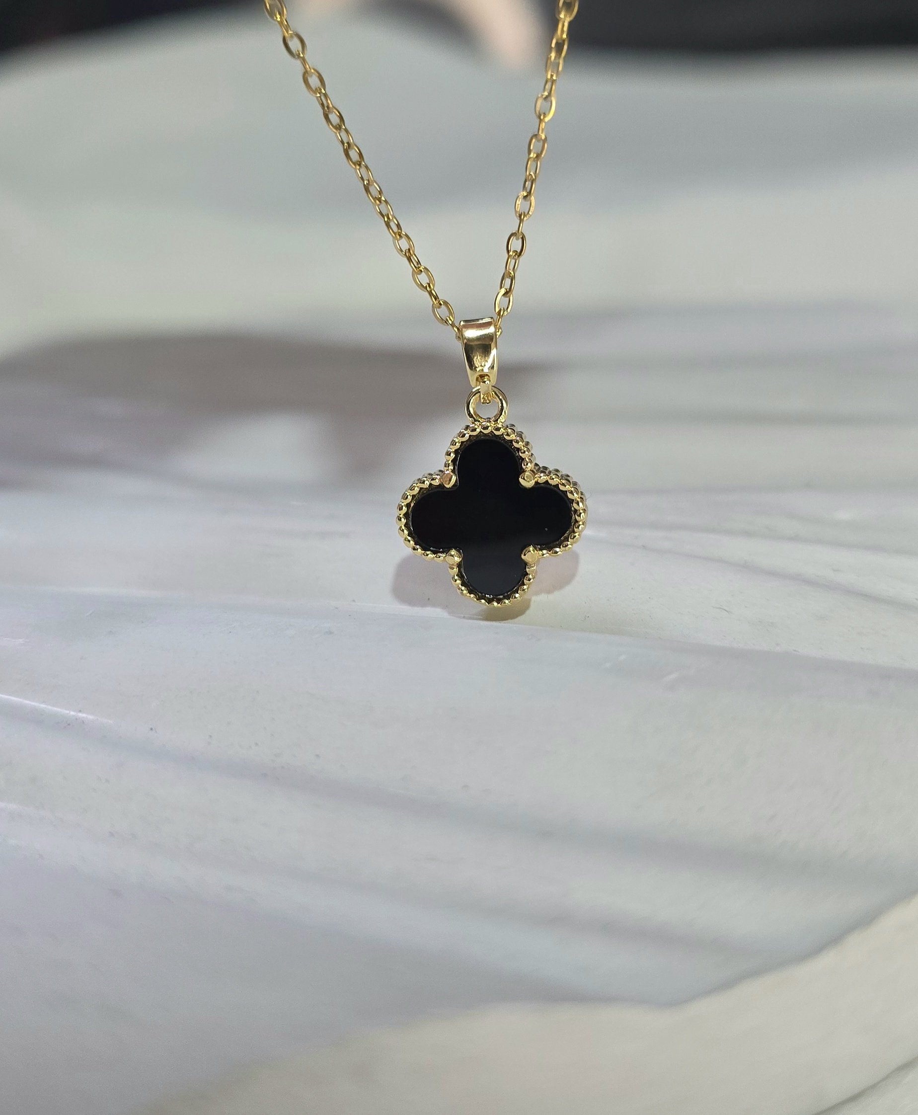 اویز دو رو ونکلیف مشکی و نگینی کد 1125