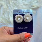 گوشواره گل مرواریدی برند فشن کد 2034