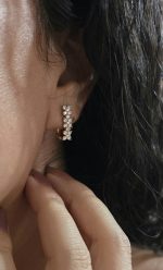 گوشواره بدون حساسیت گل ژوپینگ رنگ ثابت کد 2057 - Image 2