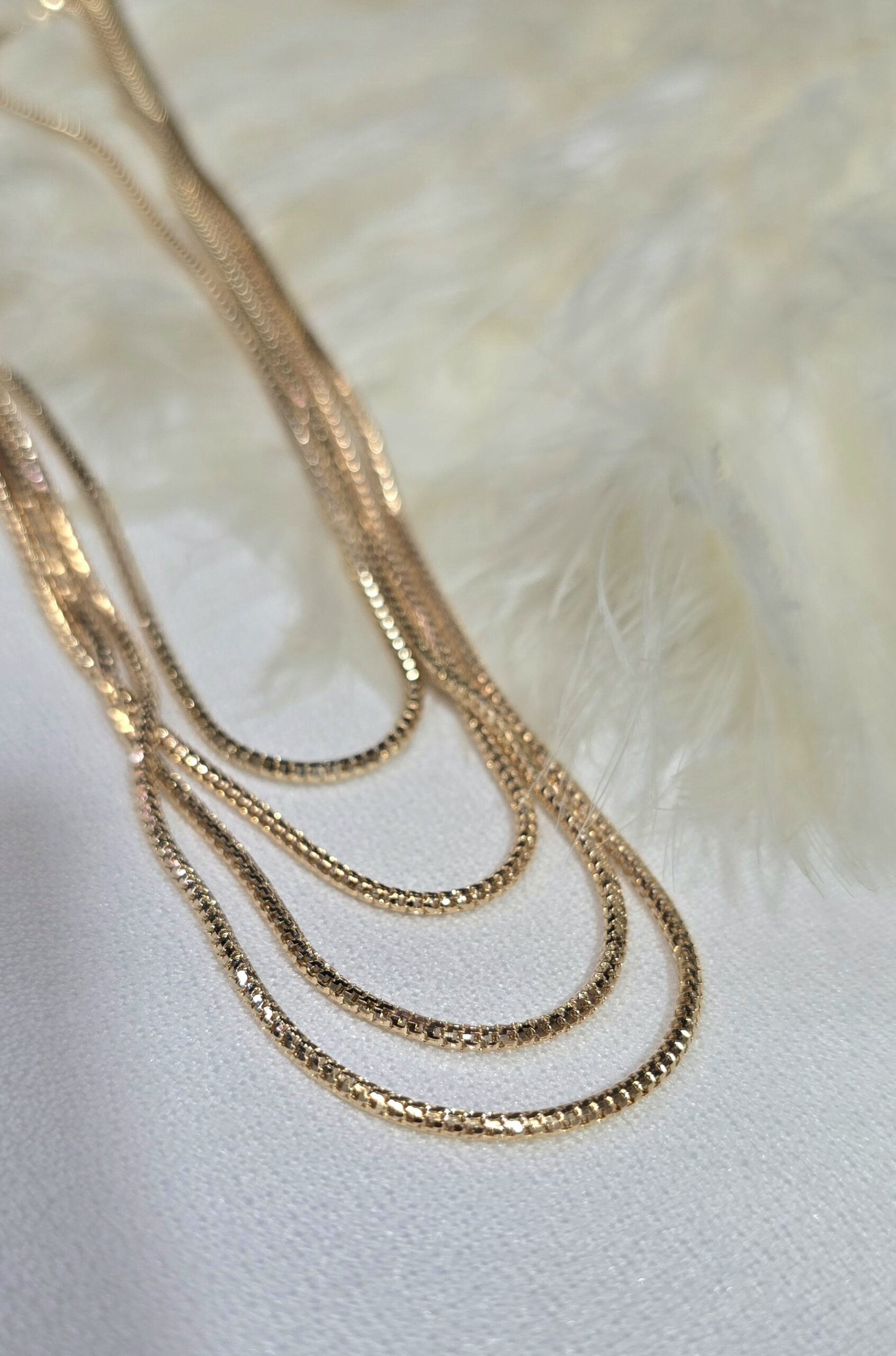 1000097056-scaled-1.jpg زنجیر ضخیم ونیزی رنگ ثابت کد 1128 - Image 1