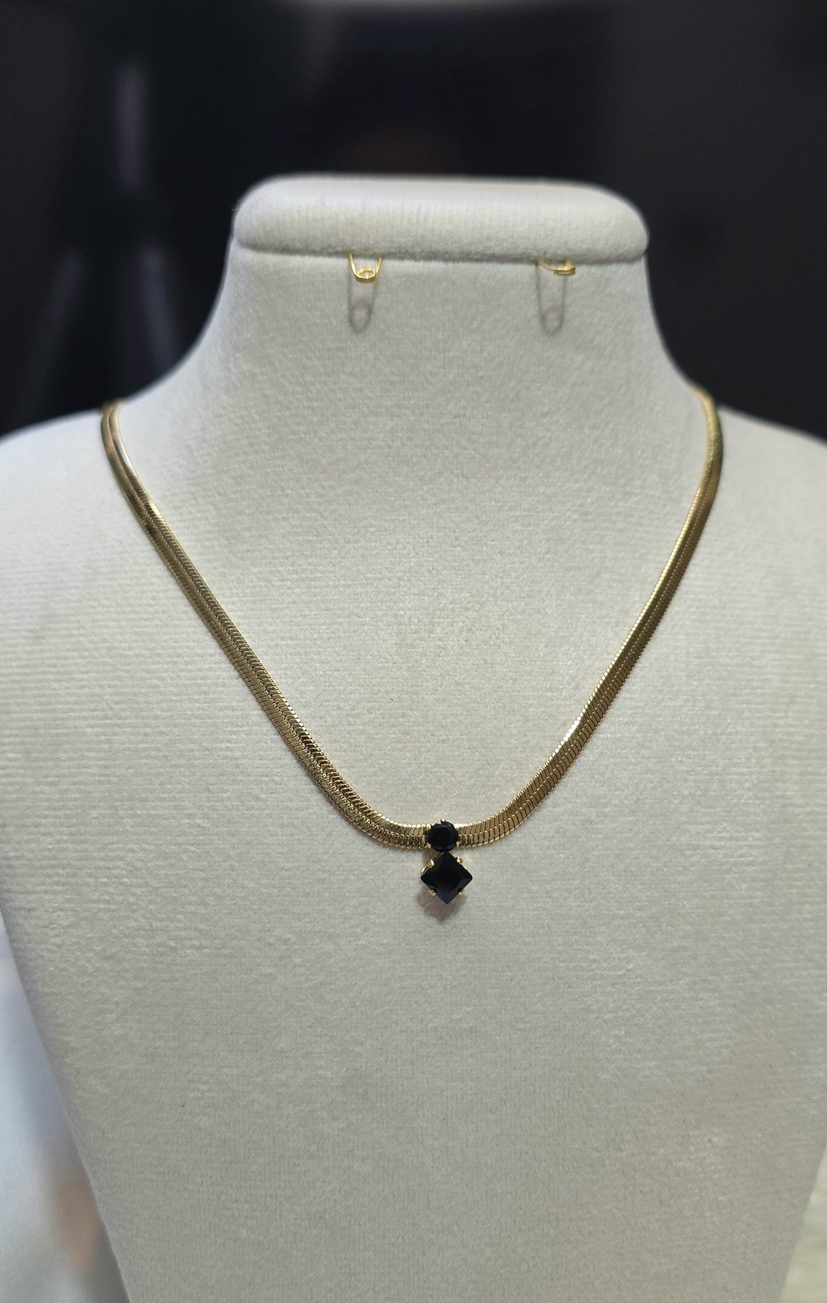 2026/01/1000108333-scaled.jpg گردنبند استیل ماری نگین دار کد 1143 - Image 1