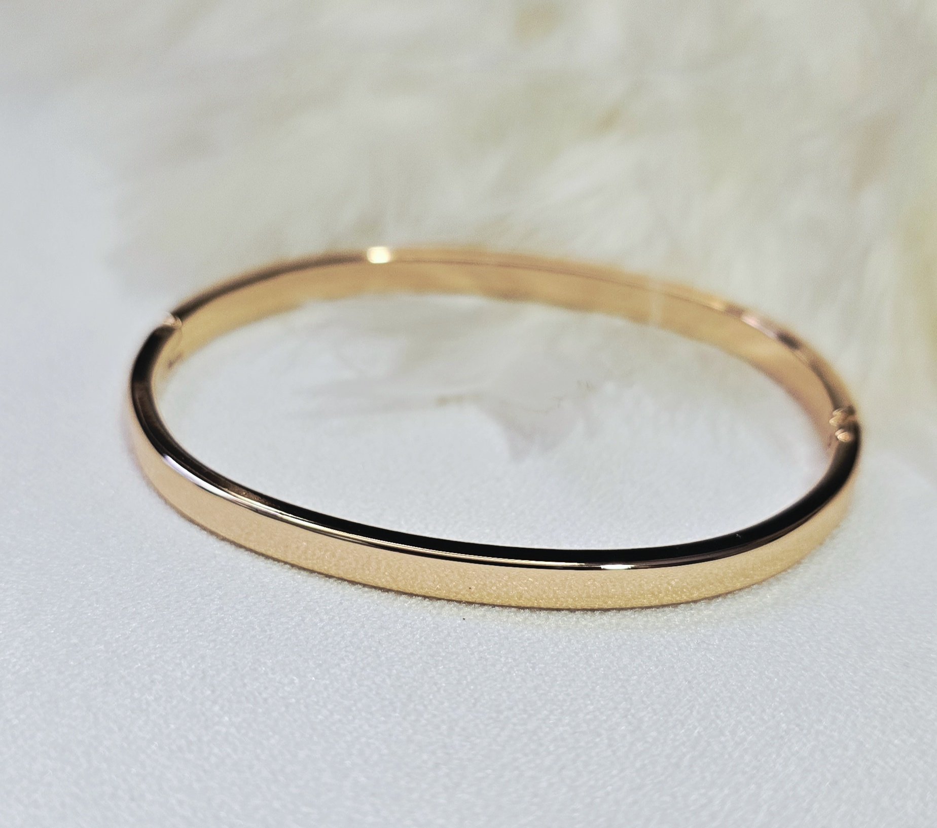 2026/02/1000110874.jpg تکدست طلایی شیک و ساده برند ژوپینگ کد 3066 - Image 1