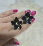 گوشواره فانتزی گل مشکی کد 2094
