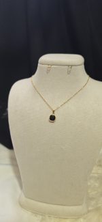 گردنبند استیل طلایی نگین مشکی کد 1190 - تصویر 5